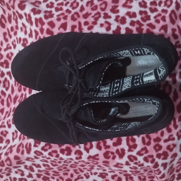 Toms Suade Wedge Booties - Picture 2 of 4